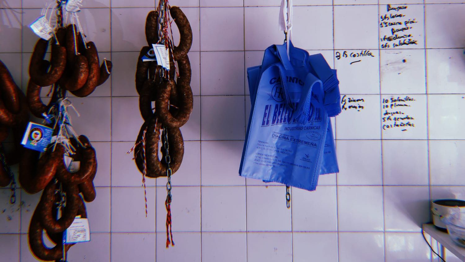 CUARTO Y MITAD DE LIBRO