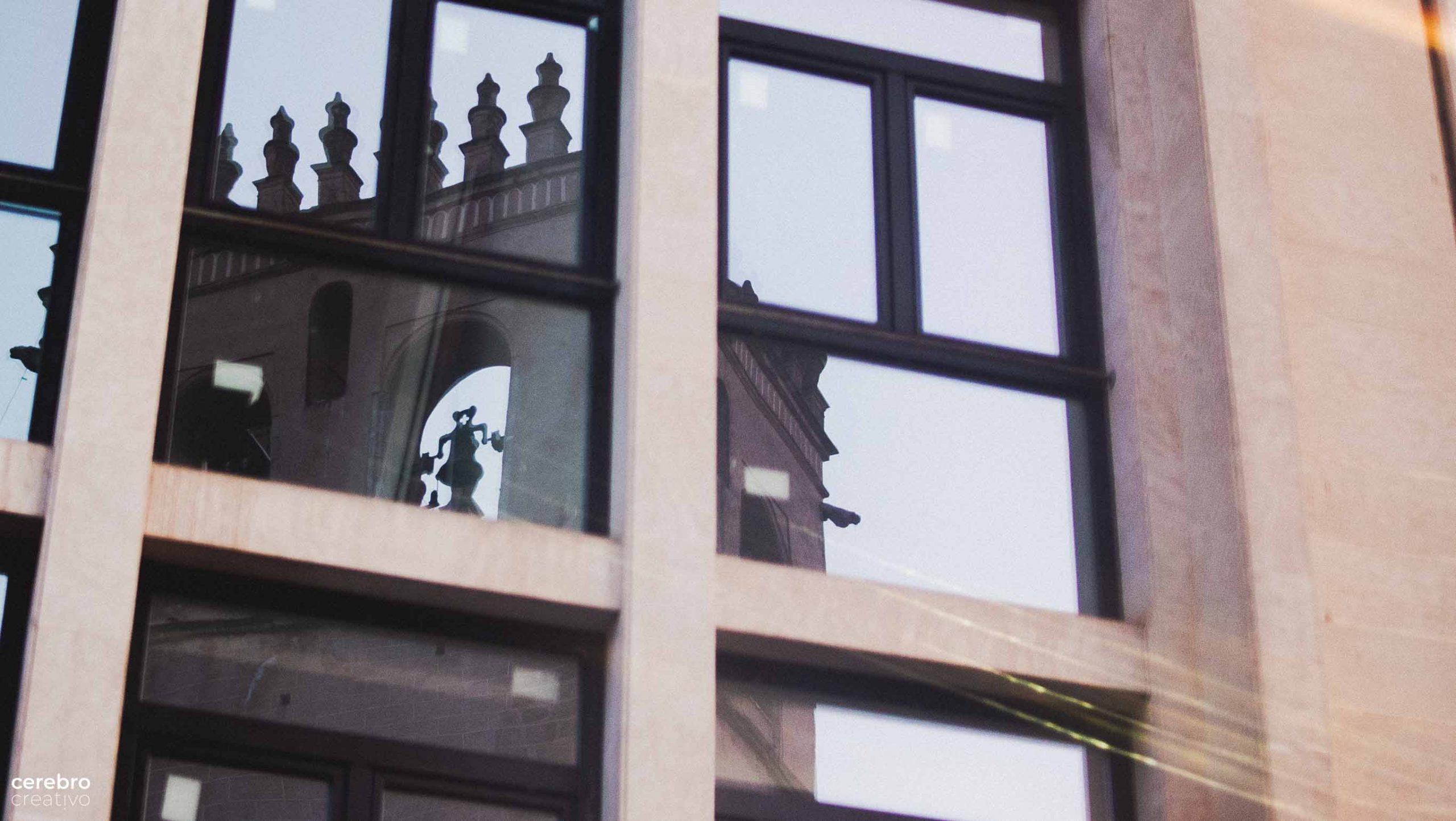 LA TERTULIA EN PLENA MOON